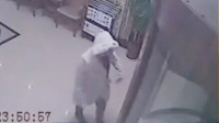 男子约会女网友被下药迅雷下载