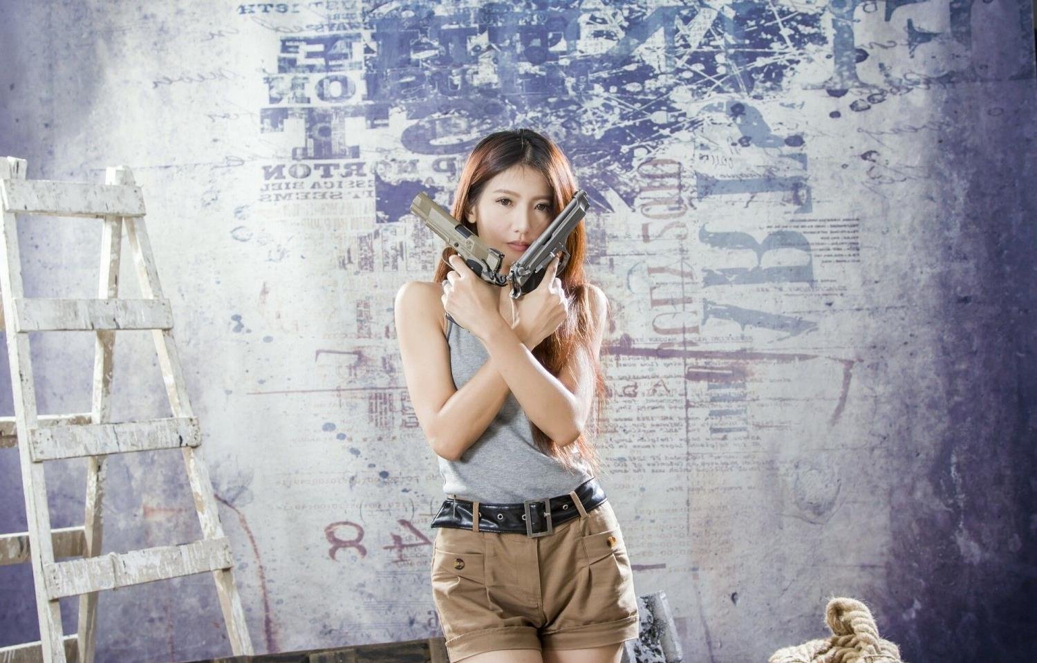 同桌摸了我的奶故事