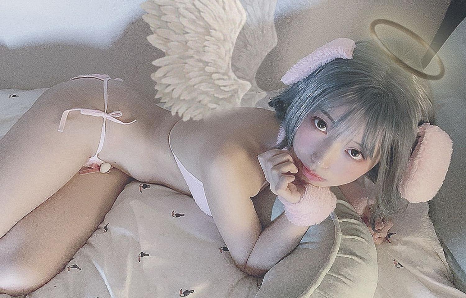 ��ɫ����