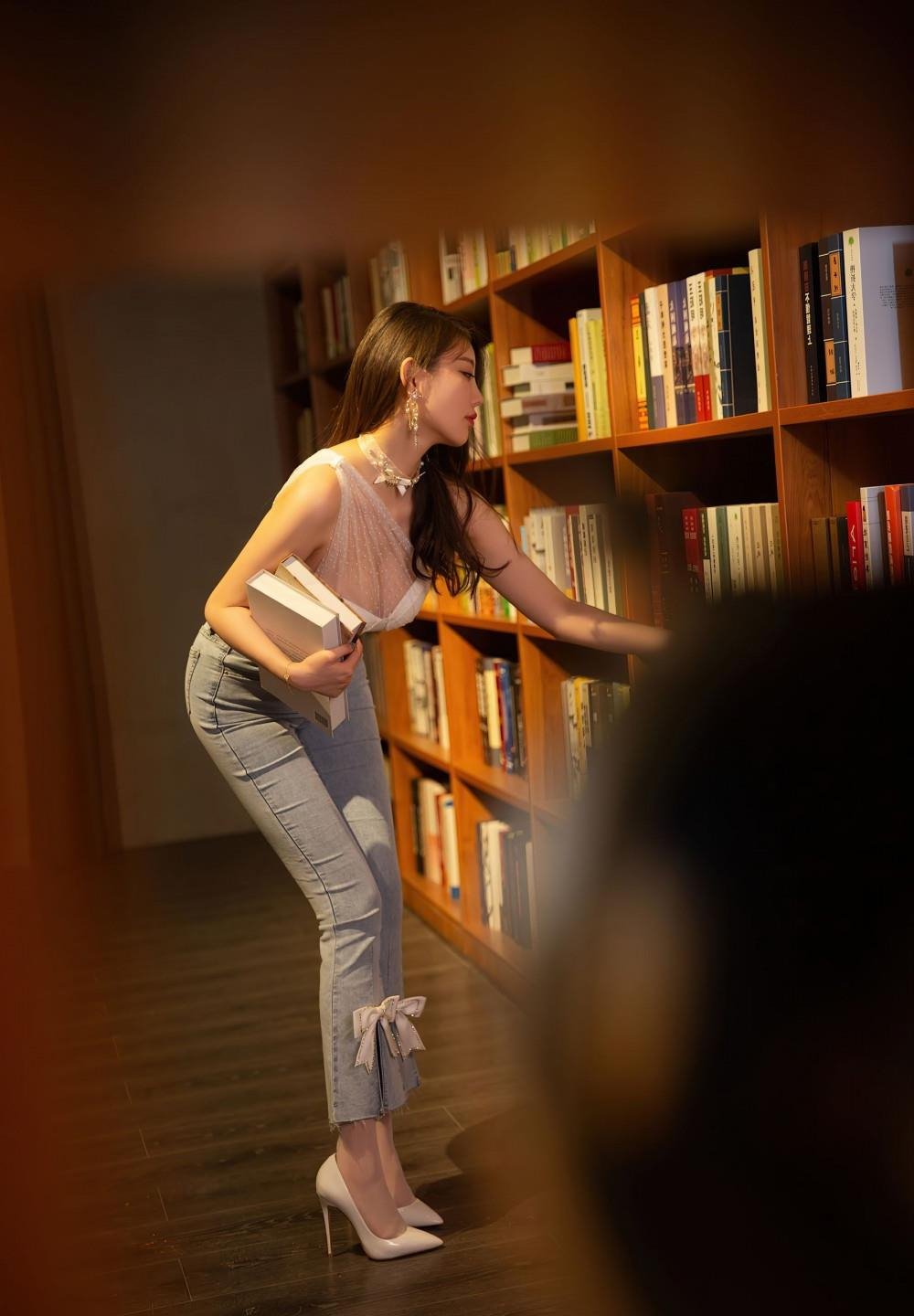 �þþ�Ʒ��������AV����