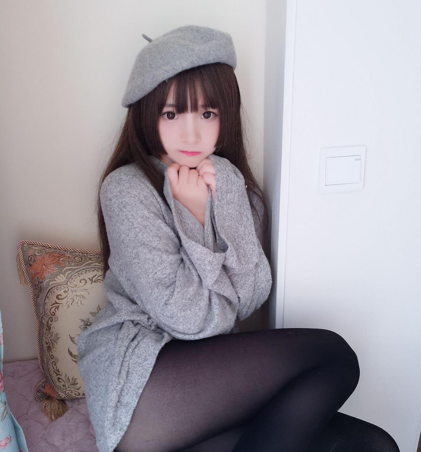 美女裸装视频