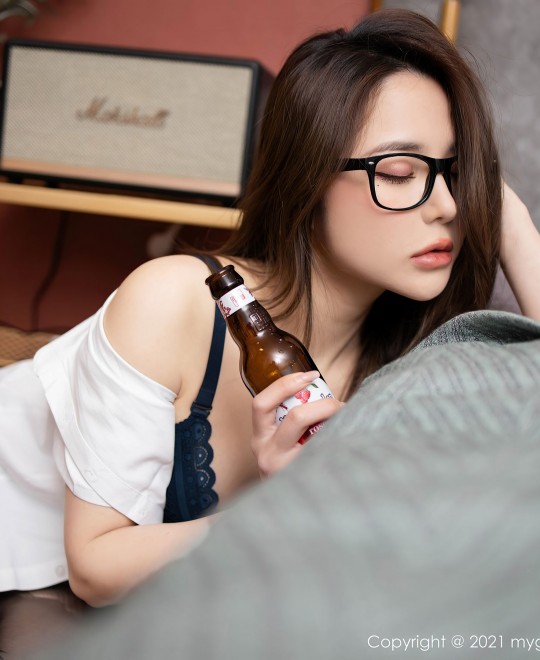 白天是狗晚上是丈夫故事