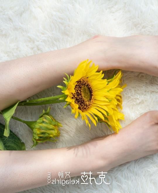 Ů���賿ֱ����ҧ��è����ŭ